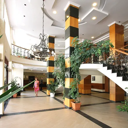 Izola Paradise فندق 4*