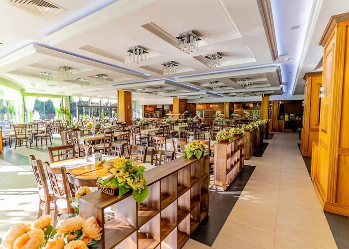 Отель Izola Paradise 4*