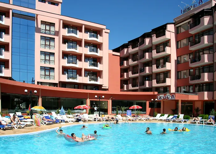 Отель Izola Paradise