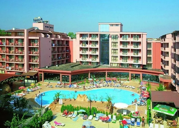 Отель Izola Paradise